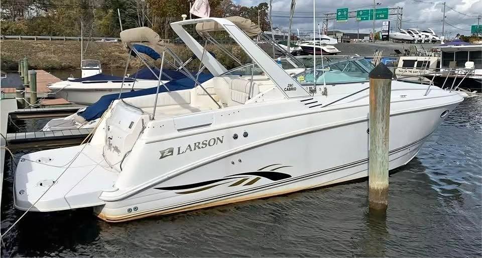 1999 Larson Cabrio 290 Sports Cruiser 29' Boat for sale in Manalapan Twp, NJ