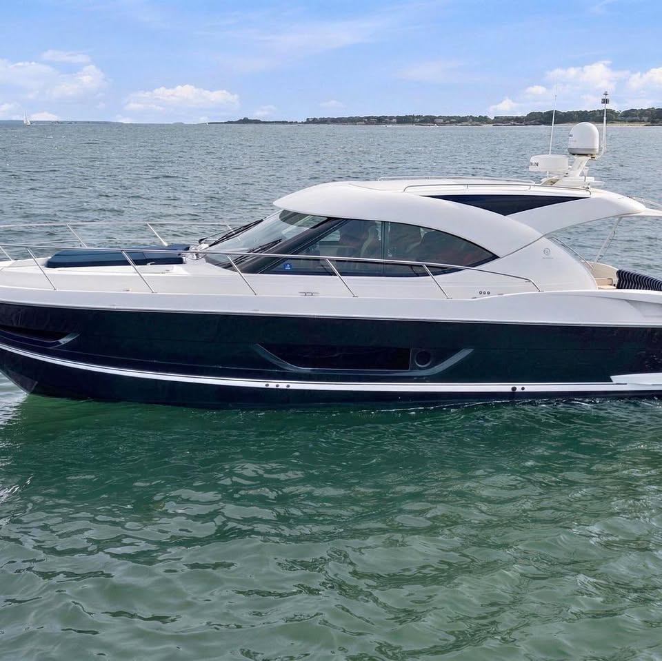 2015 Riviera 4400 Sport Yacht for sale in South Dartmouth, MA