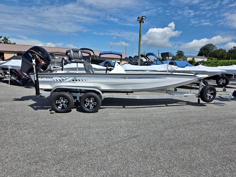 2027 Xpress H20 Bass Boat, Yamaha Vmax 175 SHO for sale in Spring Grove, PA