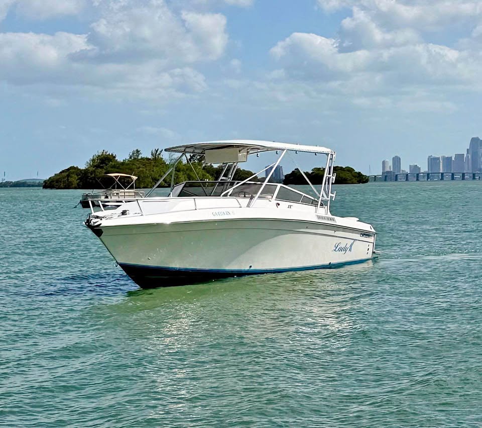 2000 Contender 35 side console for sale in North Miami, FL