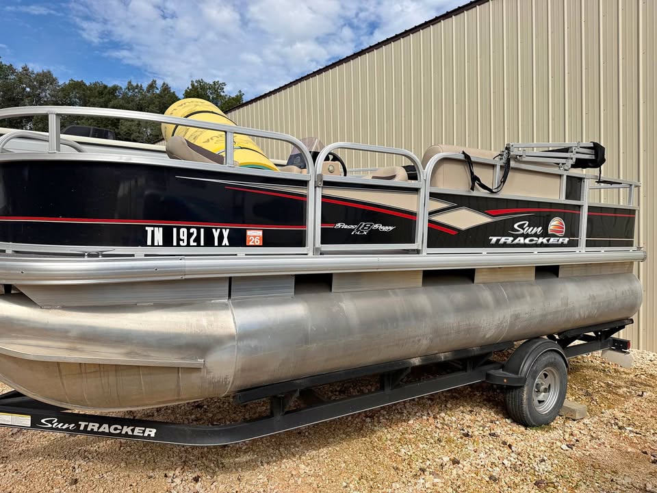 2019 Bass buggy DLX 18 ft pontoon for sale in Humboldt, TN