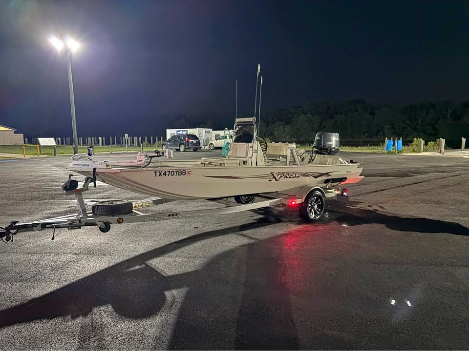 18ft Xpress Tunnel Hull for sale in Dayton, TX