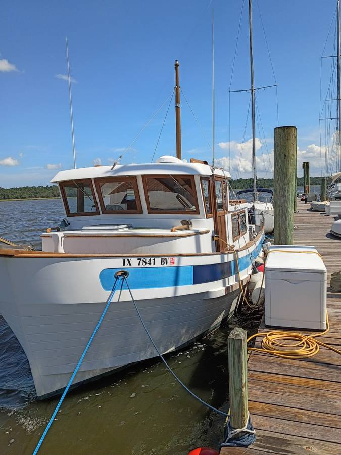 Sundowner 30 fiberglass diesel trawler for sale in savannah
