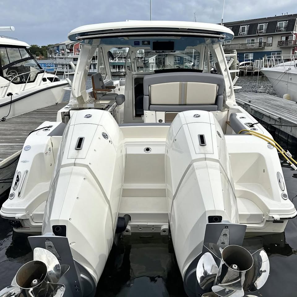 2025 BOSTON WHALER 380 realm for sale in Chicago, IL