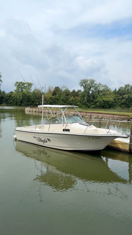 2003 Trophy Pro 2052 Walk around fishing boat for sale in Mogadore, OH