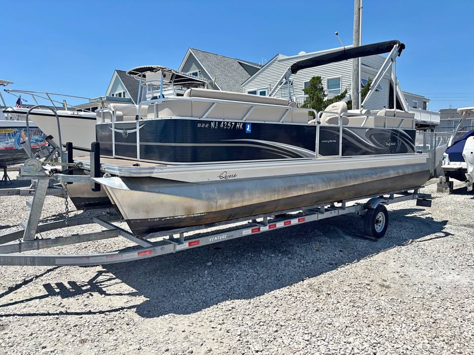 2017 Apex Qwest 822 BAR for sale in Tuckerton, NJ