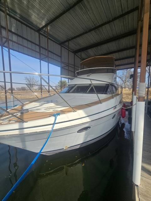 2006 Carver 42 Super Sport – Only 350 Hours • Freshwater Boat for sale in hillsborough co