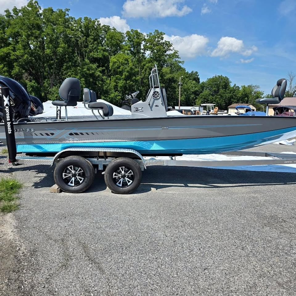 2027 Xpress H22 Bay Boat, Yamaha Vmax 200 SHO for sale in Spring Grove, PA