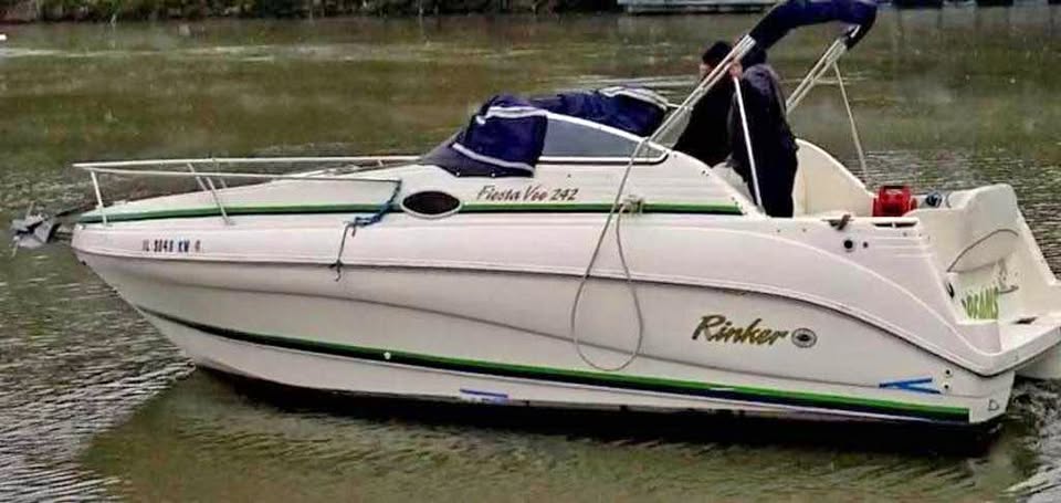 2002 Rinker Fiesta Vee 242 for sale in Chicago, IL
