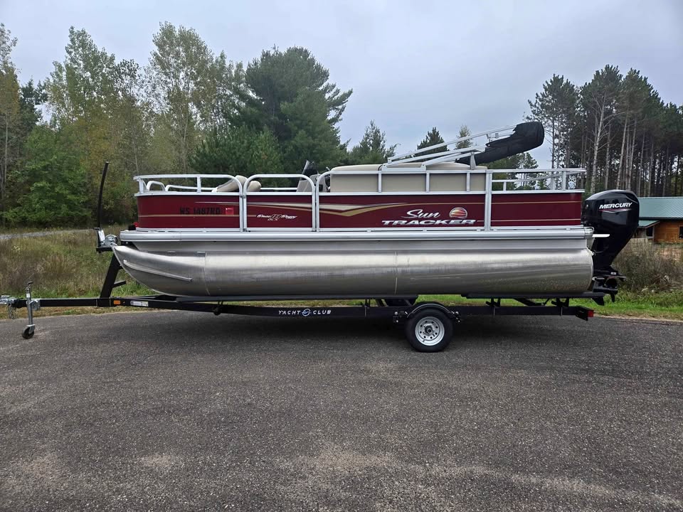 2022 Sun Tracker Bass Buggy 18 DLX for sale in Somerset, WI