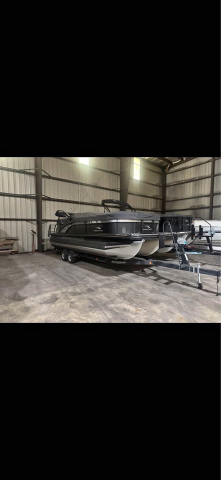 2021 Bennington 200hp & trailer Sx22 & trailer (only 317hrs) for sale in McHenry, IL