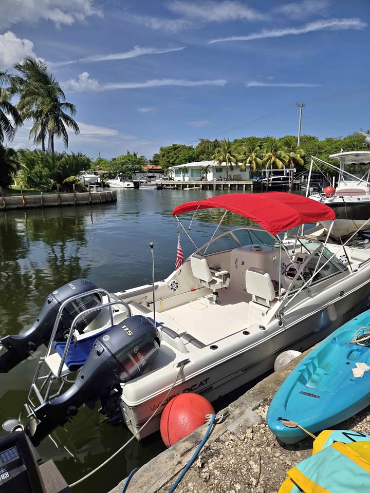 2019 World cat 230 dc for sale in Miami, FL