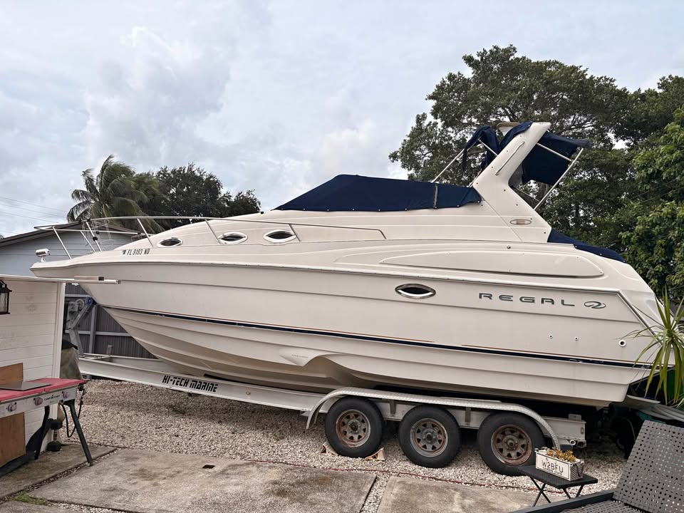 2001 Regal 2760 commodore for sale in Pembroke Pines, FL