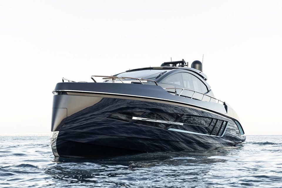LAZZARA LSX 67 2023 Like New for sale in Fort Lauderdale, FL