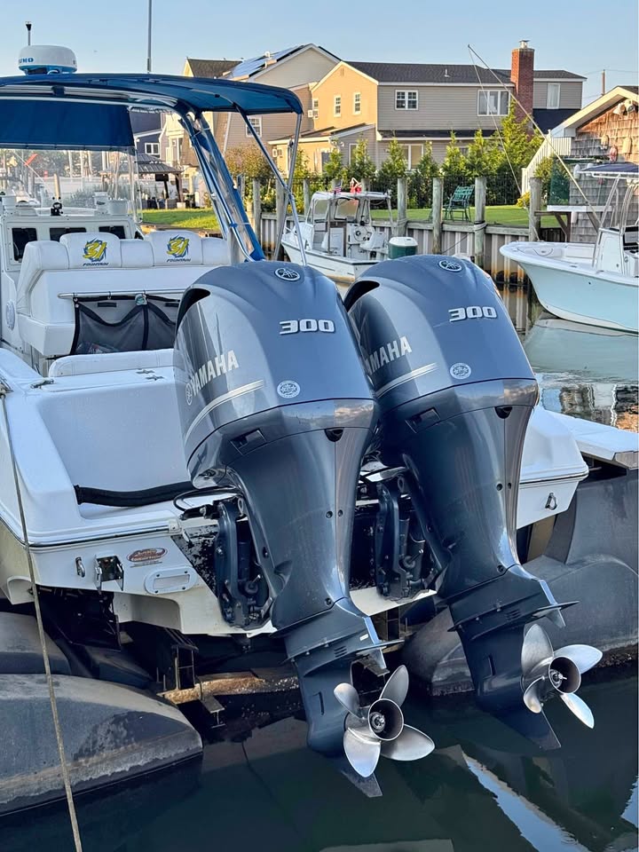 2004 Fountain center console for sale in Babylon, NY