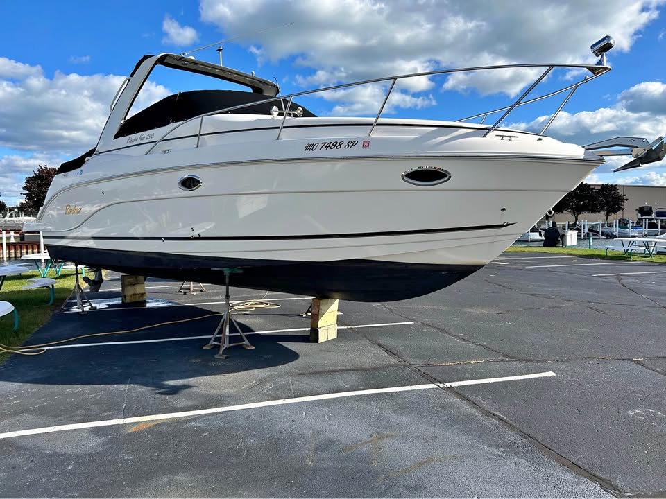 2004 Rinker 290 fiesta vee for sale in Harrison Twp, MI
