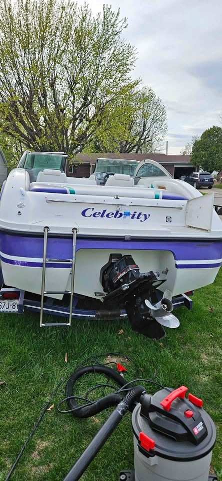 Celebrity boat... for sale in Warrenton, MO