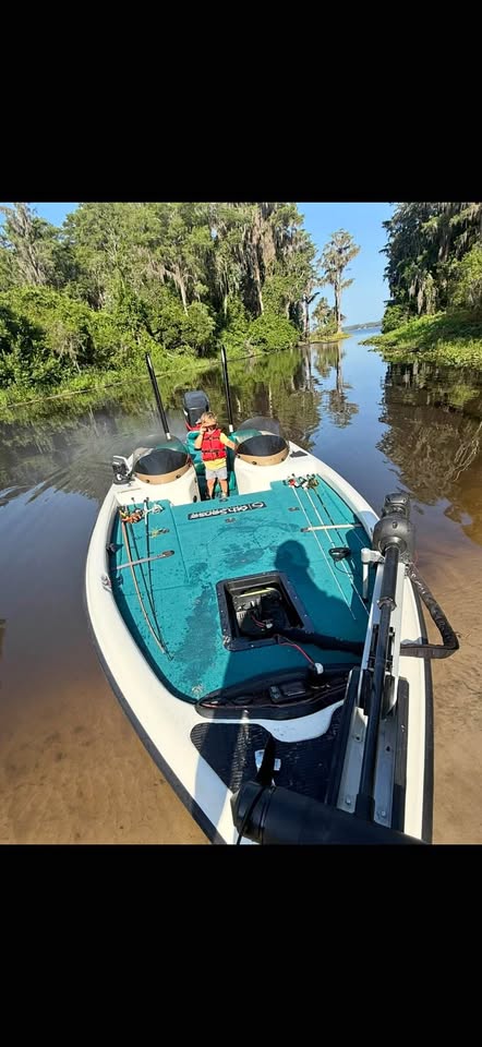 2000 tr-21 bass boat for sale in Starke, FL