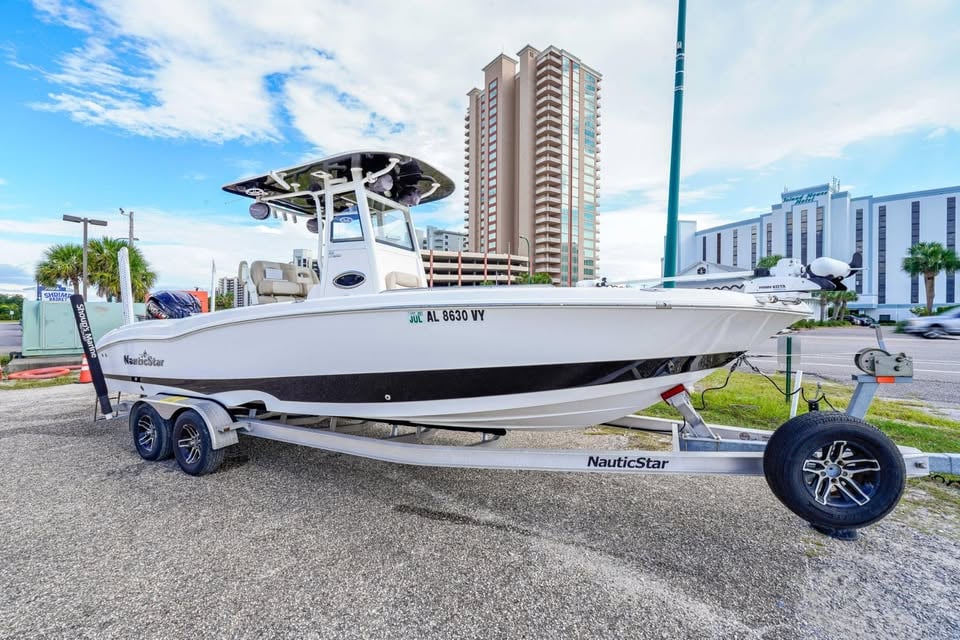 2023 NauticStar 251 Hybrid (293 Hours) 2x Power-Poles, 2x Simrads, I-pilot! FLIR! for sale in Orange Beach, AL