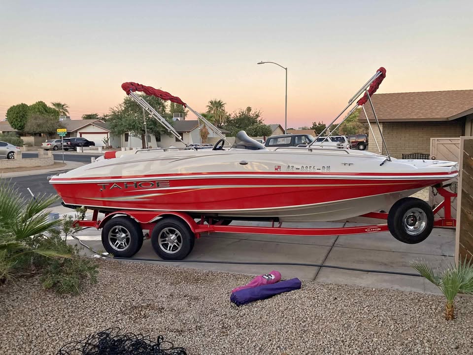 2007 Tahoe Deck Boat 22.5 feet for sale in Glendale, AZ