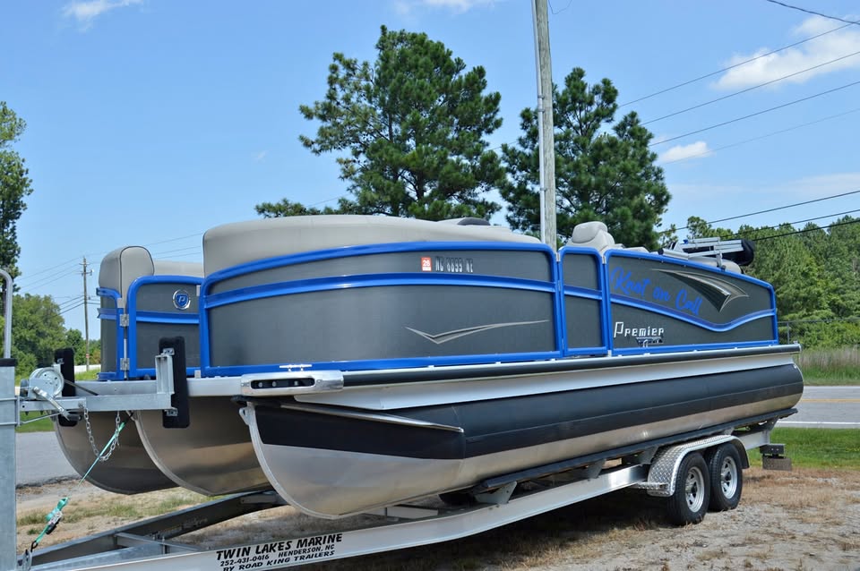 2022 Premier Solaris 230 RF 36PTX Tritoon with 250hp Honda and Aluminum Trailer for sale in Henderson, NC