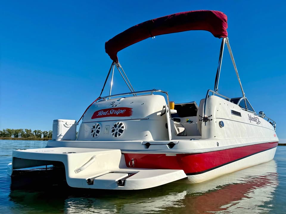 Unique Splendor 240 Platinum Deck Boat for sale in Algonac, MI