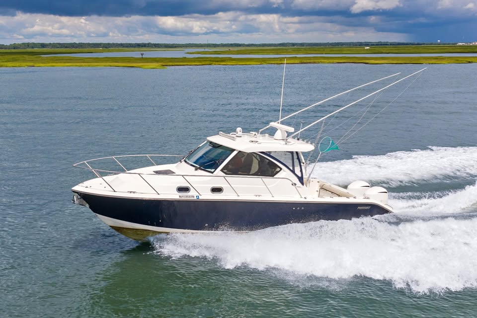 2016 Pursuit os 325 offshore for sale in Toms River, NJ
