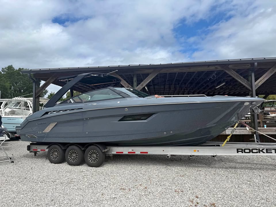 2017 Cruisers Yachts 338 South Beach for sale in Mary Esther, FL