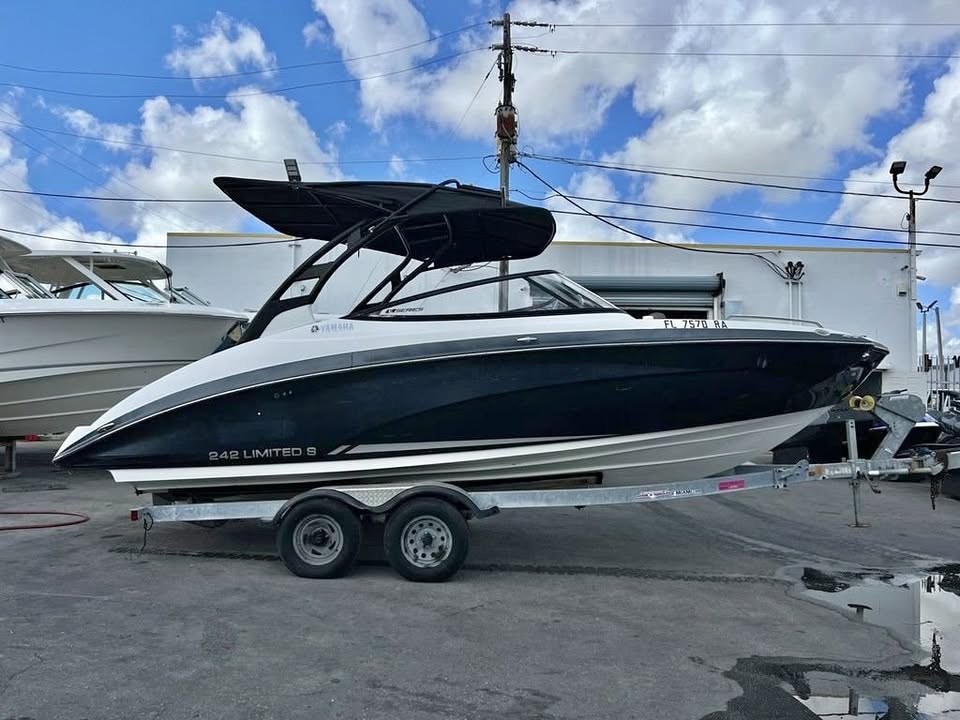 2016 Yamaha Boats 242LTD-SE for sale in Miami, FL