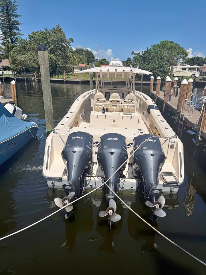 2016 Grady-Whte Canyon 336 for sale in Fort Lauderdale, FL