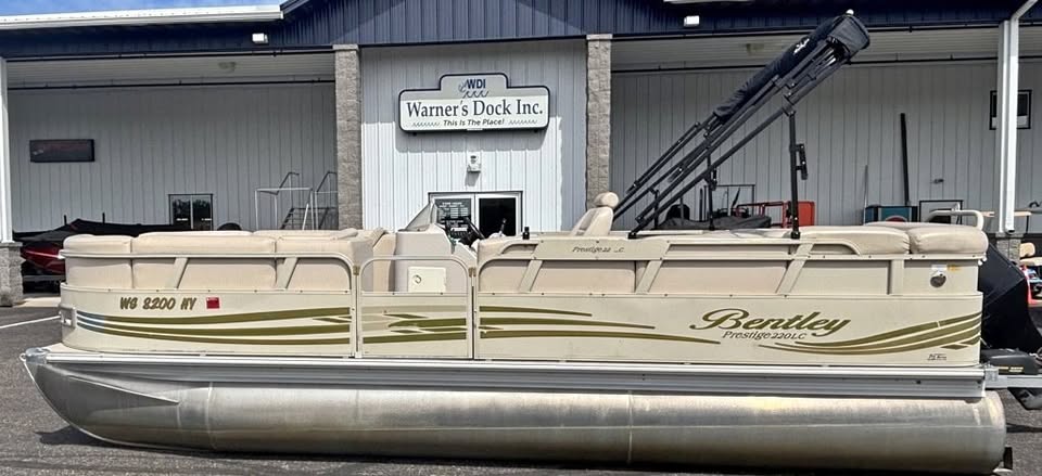 2008 Bentley Pontoons Prestige LC 220 for sale in New Richmond, WI