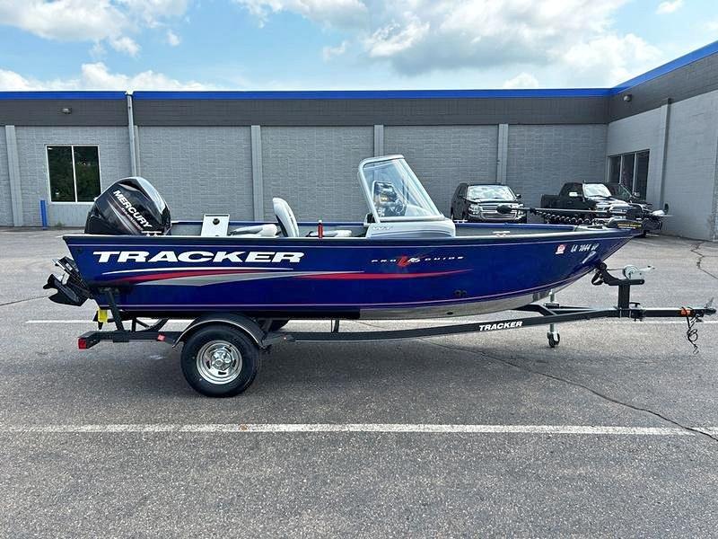 2017 Tracker Boats Pro Guide V-16 WT for sale in Rogers, MN