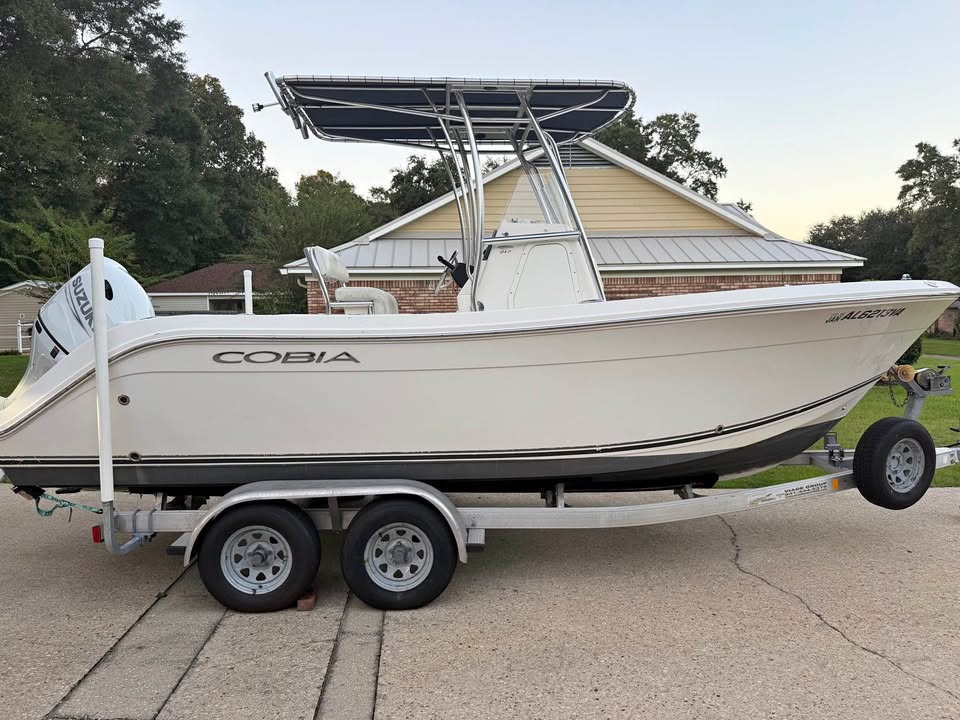 2014 Cobia 217cc-2022 suzuki 200hp for sale in Satsuma, AL