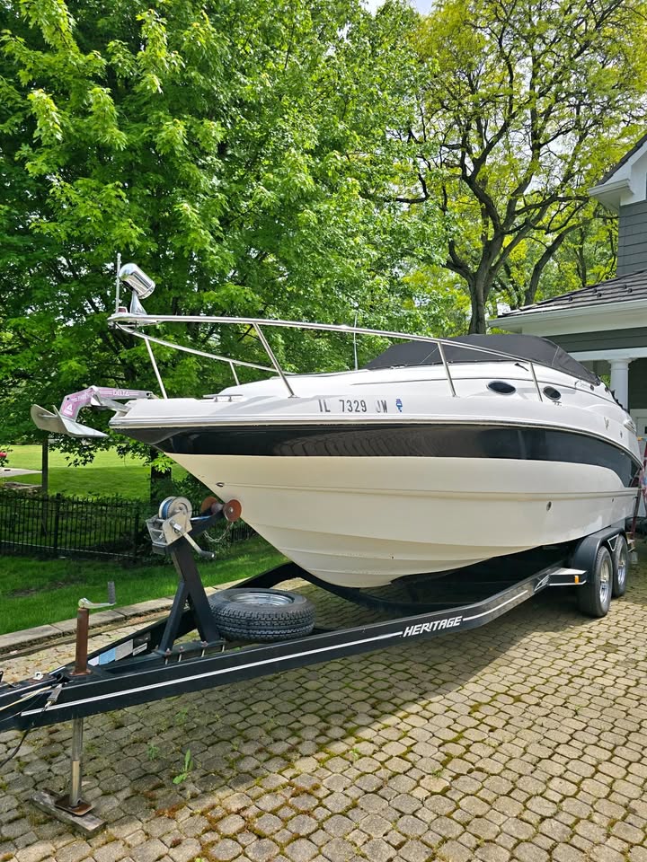 2001 Chaparral Signature 240 Express Cruiser for sale in Northfield, IL