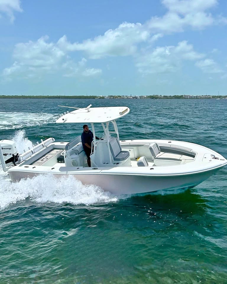 2018 Yellowfin 26 Hybrid for sale in Key Largo, FL