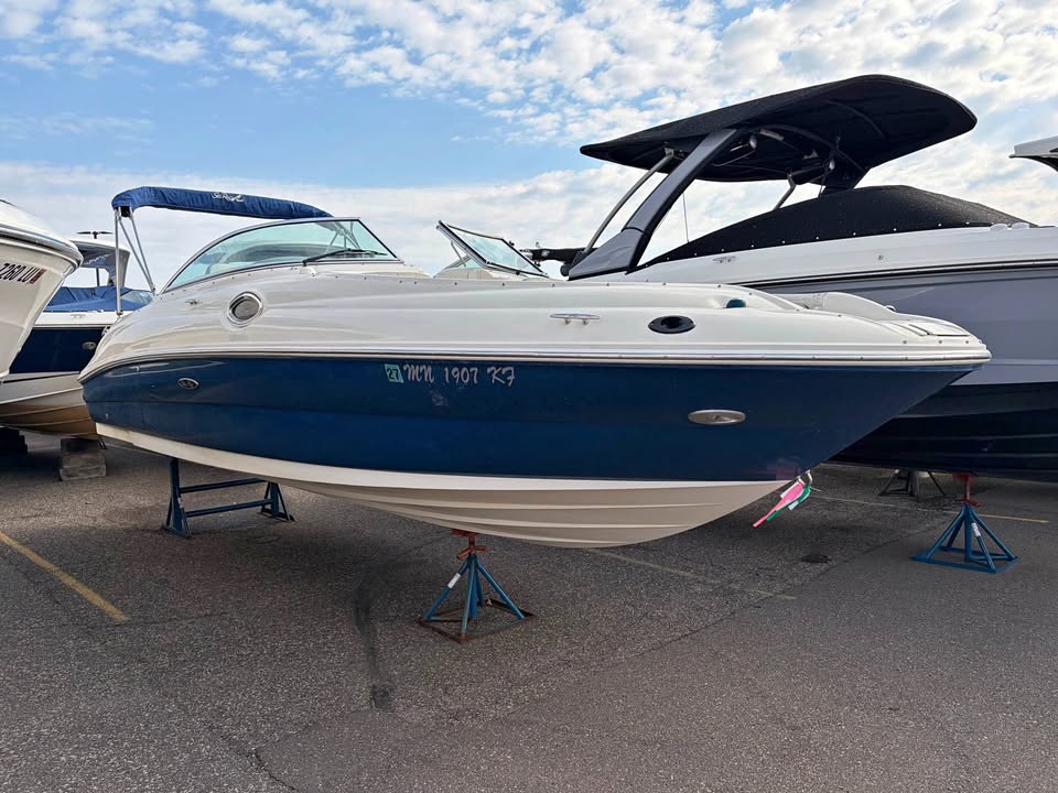 2007 Sea Ray 240 sundeck for sale in Excelsior, MN