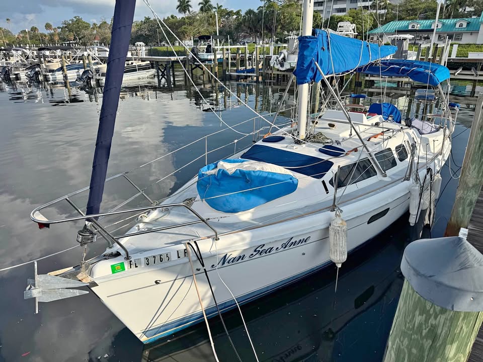 2000 Hunter 310 Sailboat for Sale for sale in Palmetto, FL