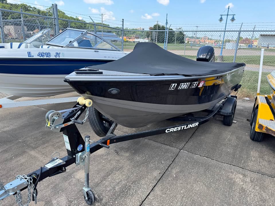 2018 Crestliner 1650 FishHawk for sale in East Moline, IL