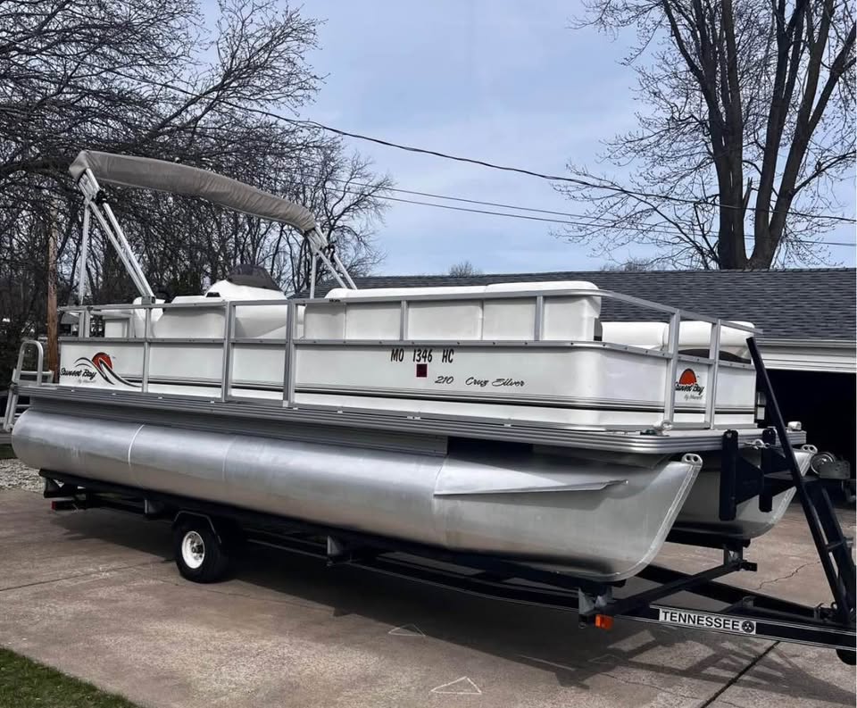 2008 Sunset Bay by Maurell 210 cruz silver for sale in Foristell, MO