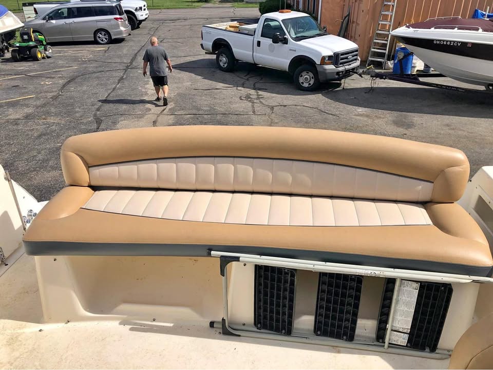 2000 Rinker 330 fiesta vee millennial edition for sale in Cincinnati, OH