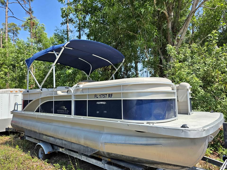 2017 22' Bennington Ponton boat, 2017 115hp Yamaha outboard and galvanized trailer! for sale in Cape Coral, FL