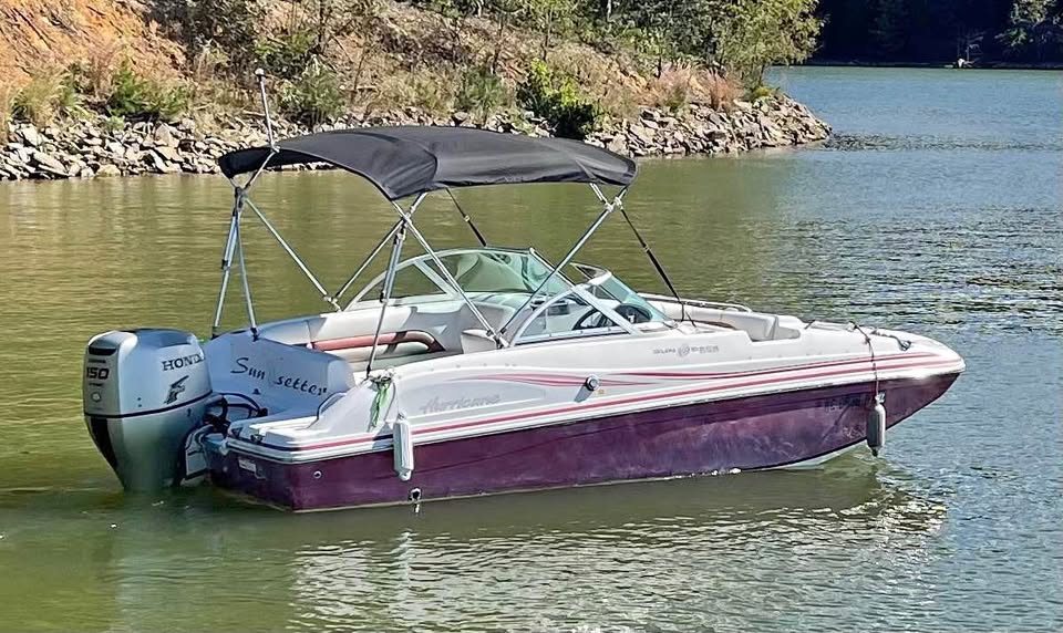 Sundeck 187 OB Hurricane deck boat 2012– 19 feet for sale in Nebo, NC