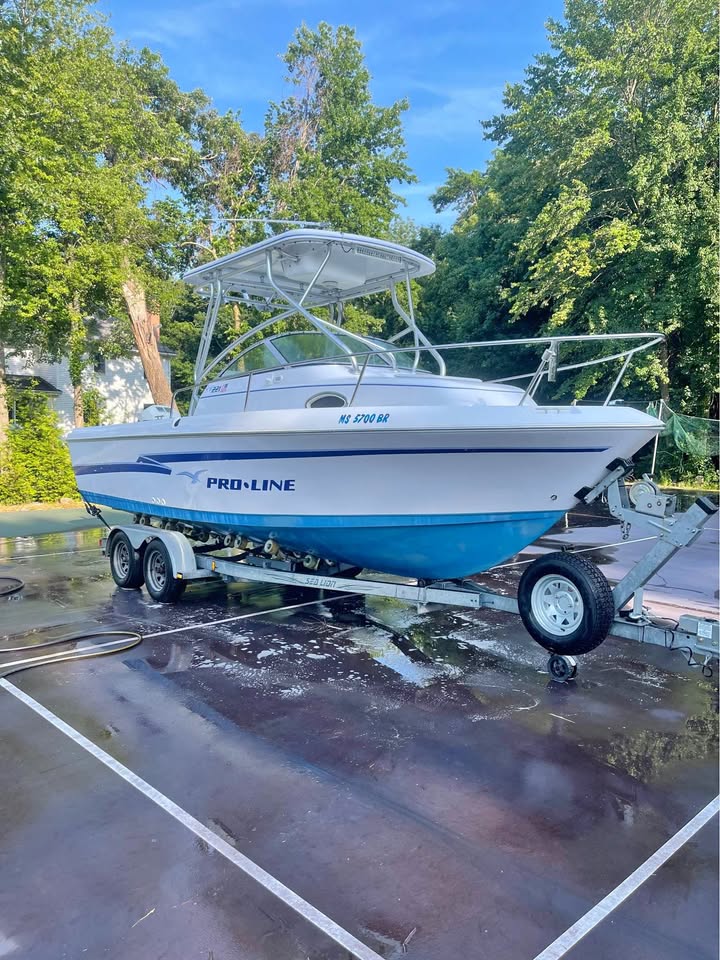 1999 proline 221 for sale in Bellingham, MA