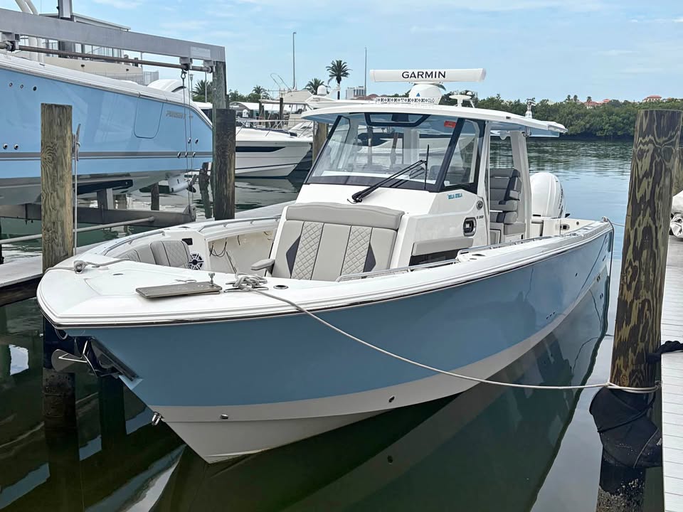 2025 Pursuit S 358 | Only 95 Hours | One Owner for sale in Valrico, FL