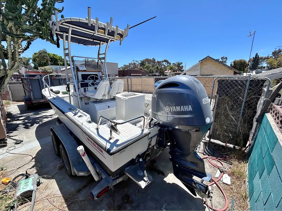 Boston Whaler Outrage 19 - Yamaha 150 (300 hrs) for sale in Aliso Viejo, CA