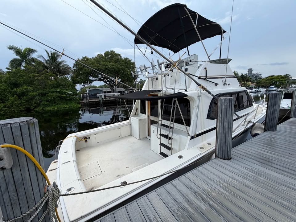 1993 Egg Harbor 35 Sport Fisherman – 2005 twin caterpillar diesel repower, ~400 hours – priced to sell for sale in Fort Lauderdale, FL