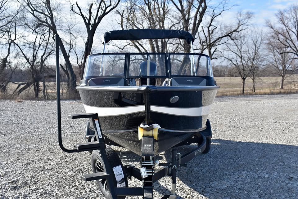 2026 NEW Lund 1875 Crossover ~150hp+Single Axle Trailer for sale in Smithville, MO