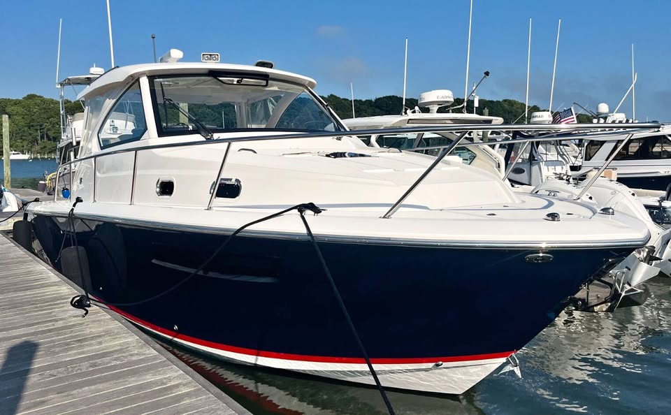 2017 Pursuit OS 355 for sale in Mashpee, MA
