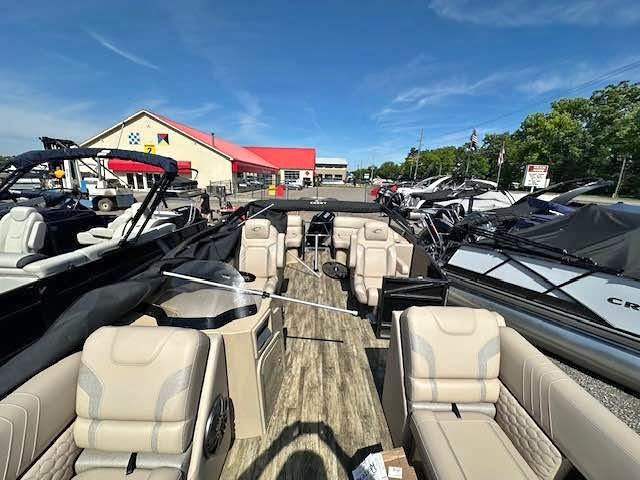 2023 Crest 230 Caribbean LX SLC - 31 Hours for sale in Howell, MI