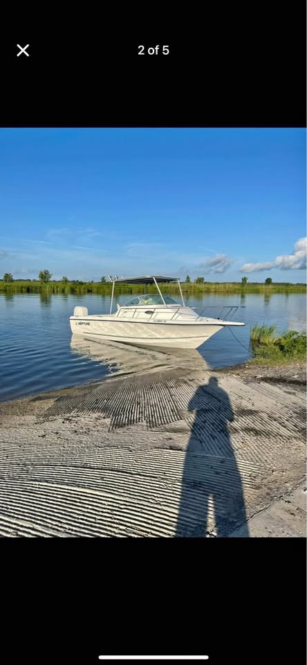 1996 23ft cuddy cabin for sale in Marrero, LA